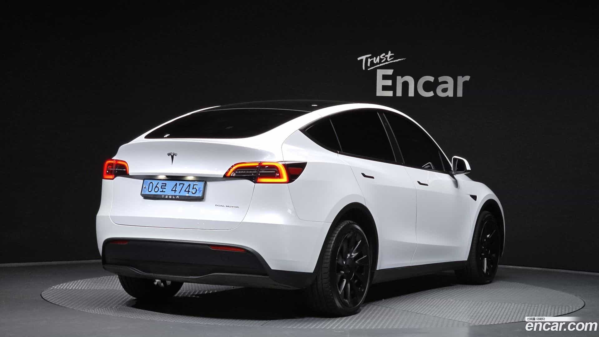 Model Y Tesla 2023.5-OUTER-002