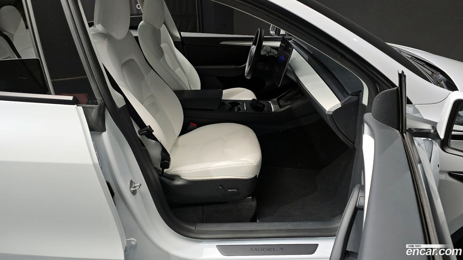 Main__Slider__Photo:Model Y Tesla 2023.5-10