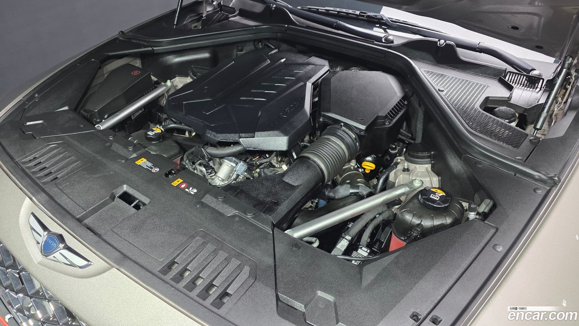 Main__Slider__Photo:GV80 Genesis 2021.4-5