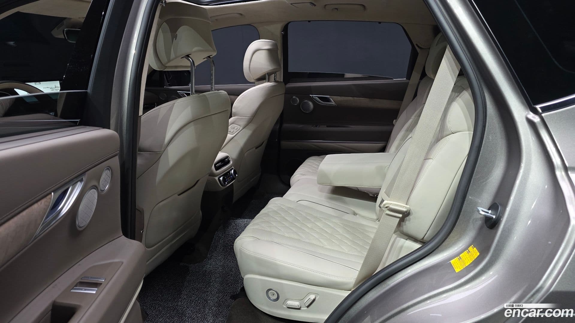 Main__Slider__Photo:GV80 Genesis 2021.4-11