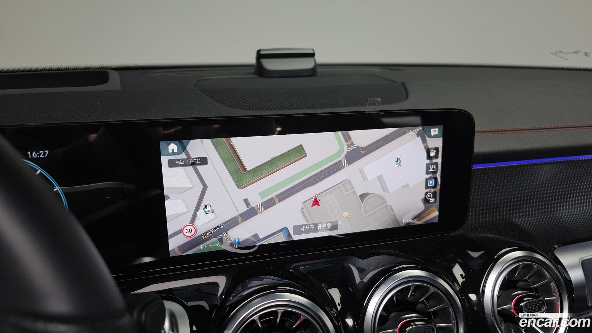 Main__Slider__Photo:EQB Mercedes-Benz 2024.0-14