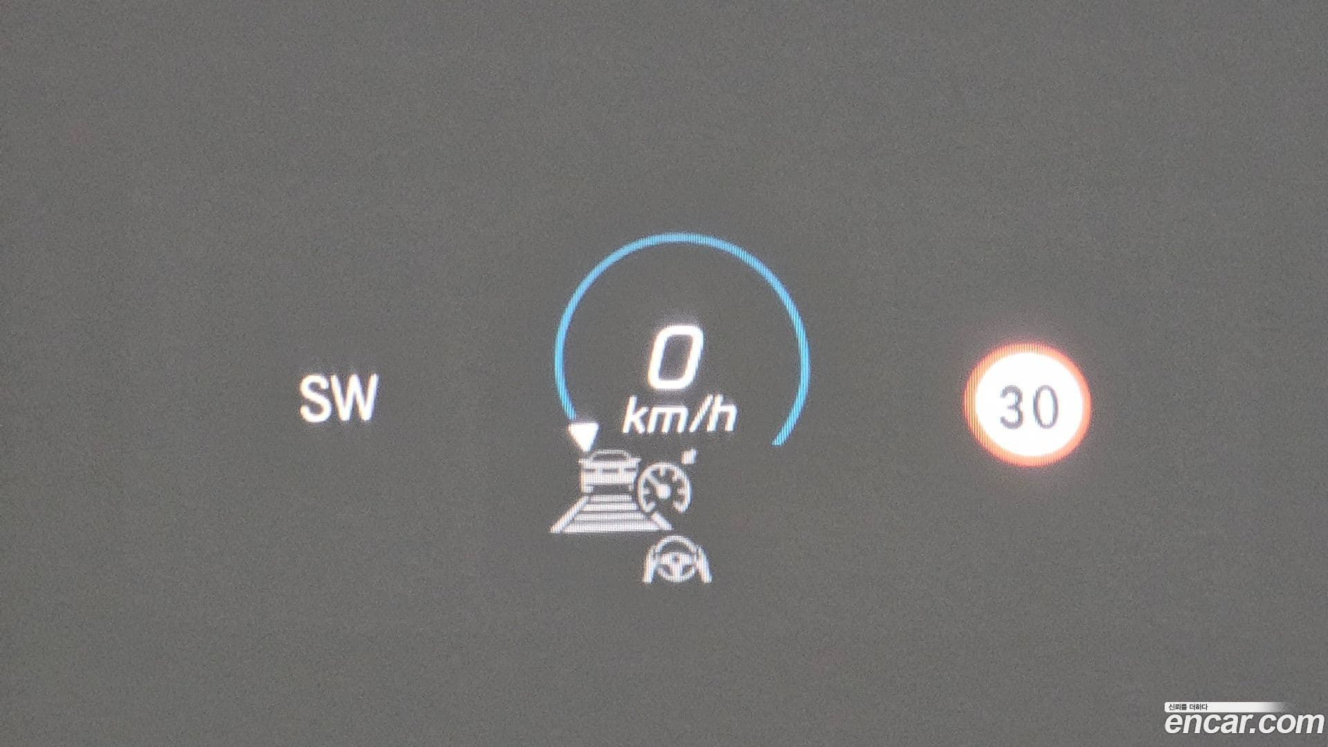 Main__Slider__Photo:EQB Mercedes-Benz 2024.0-17