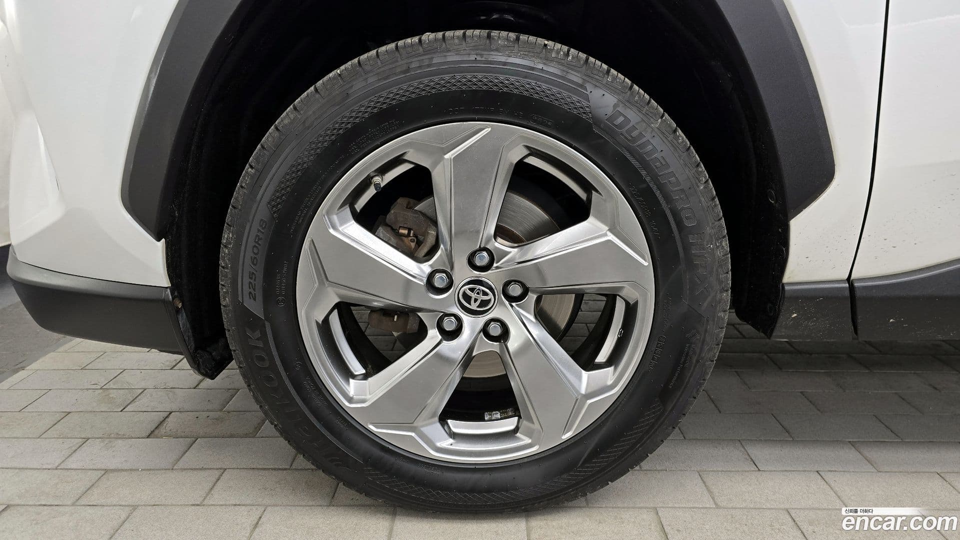 Main__Slider__Photo:RAV4 Toyota 2020.1-4