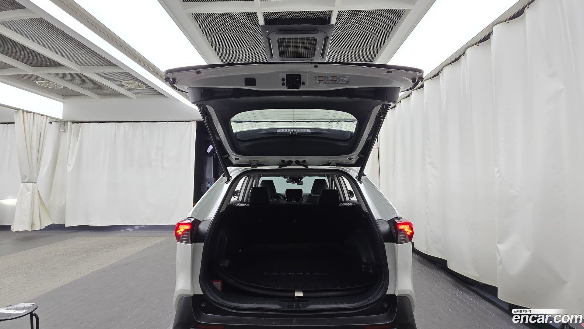 Main__Slider__Photo:RAV4 Toyota 2020.1-19