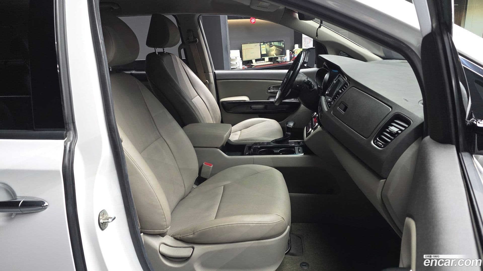 Main__Slider__Photo:Canival Kia 2017.9-10