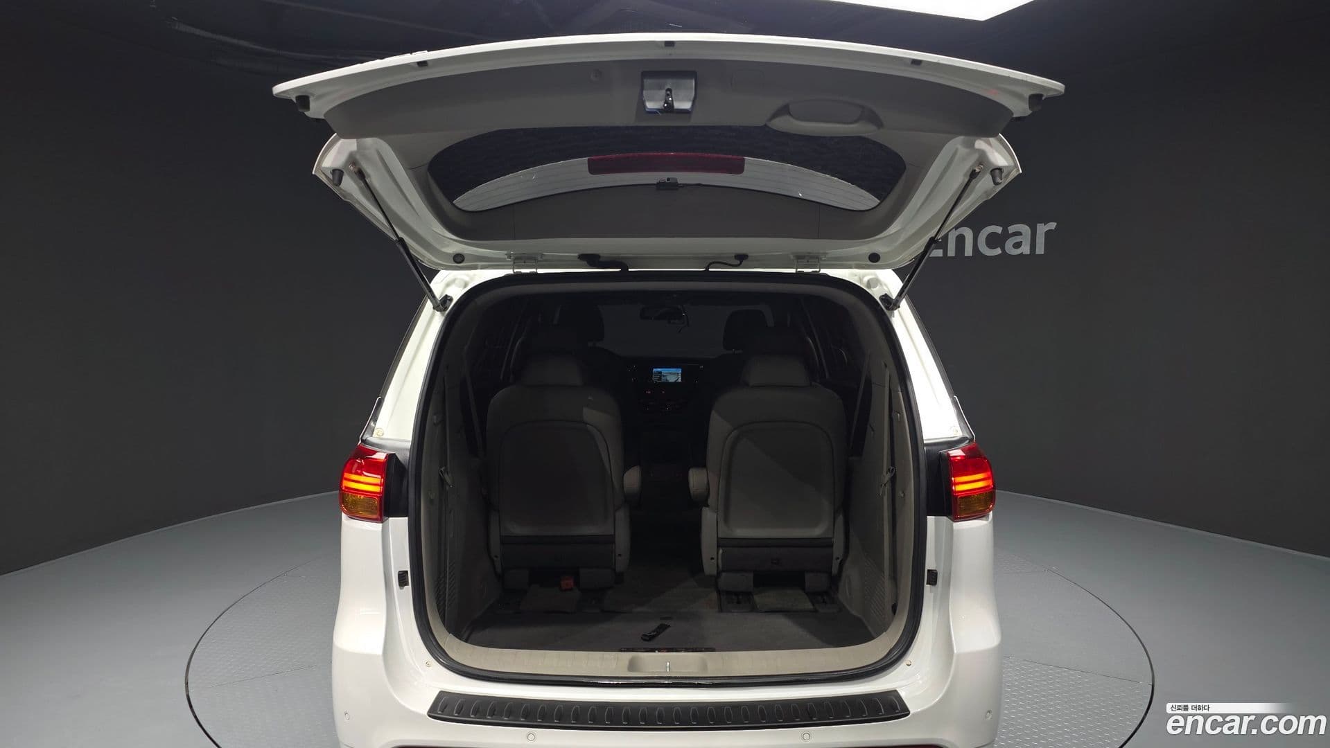 Main__Slider__Photo:Canival Kia 2017.9-19