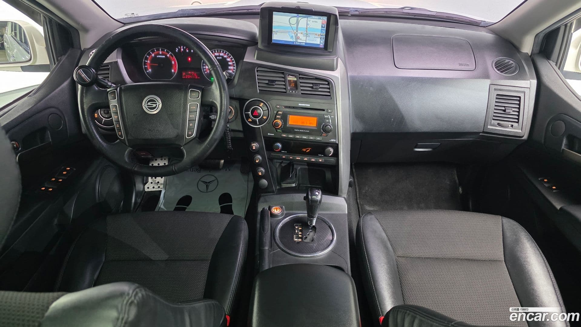 Main__Slider__Photo:KORANDO KG_Mobility_Ssangyong 2013.9-6