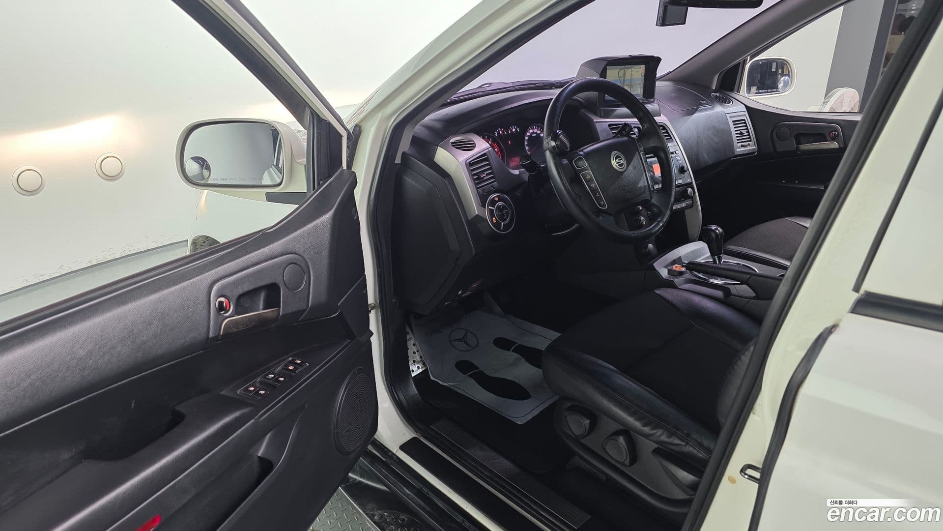 Main__Slider__Photo:KORANDO KG_Mobility_Ssangyong 2013.9-10