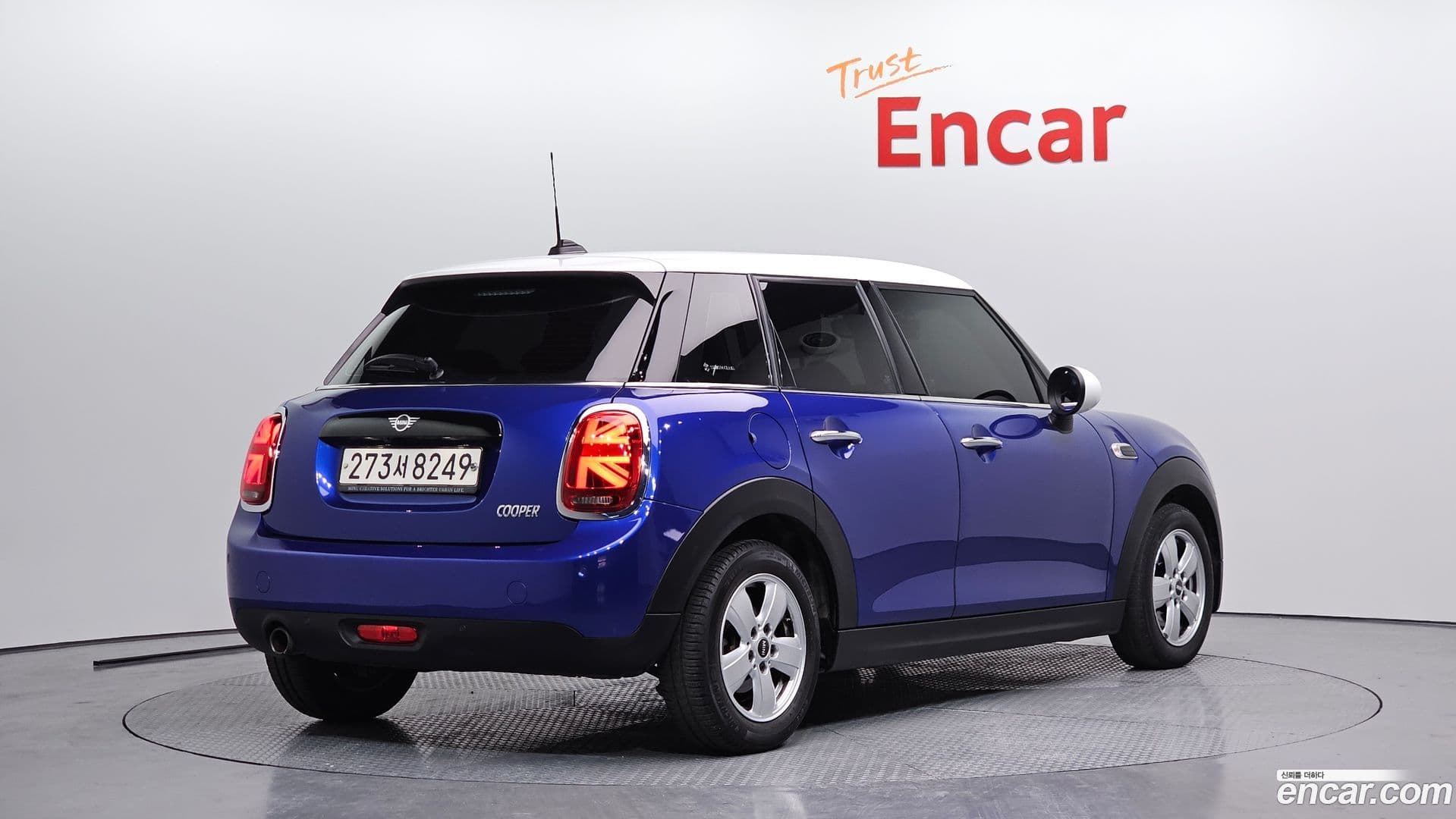 Main__Slider__Photo:Cooper Mini 2019.7-1