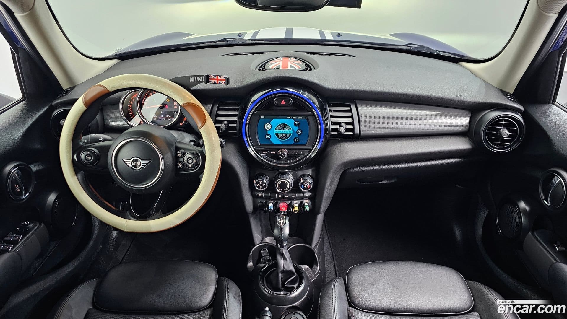 Main__Slider__Photo:Cooper Mini 2019.7-6