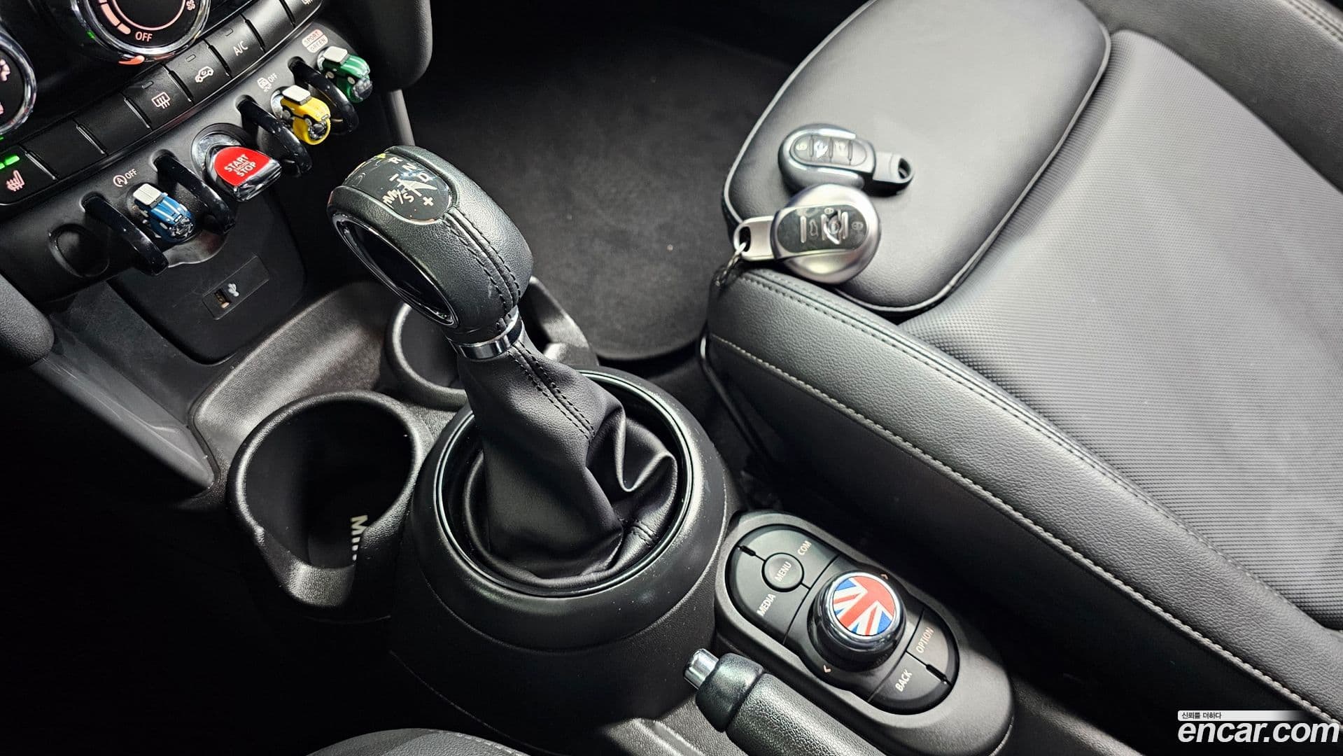 Main__Slider__Photo:Cooper Mini 2019.7-8