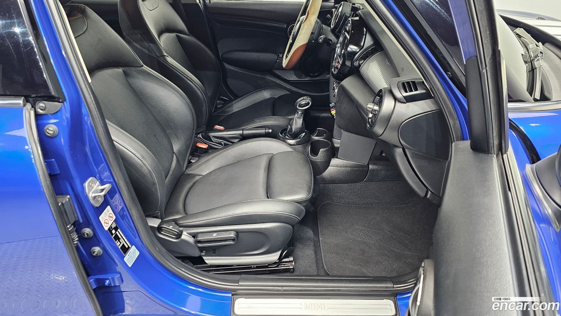 Main__Slider__Photo:Cooper Mini 2019.7-9