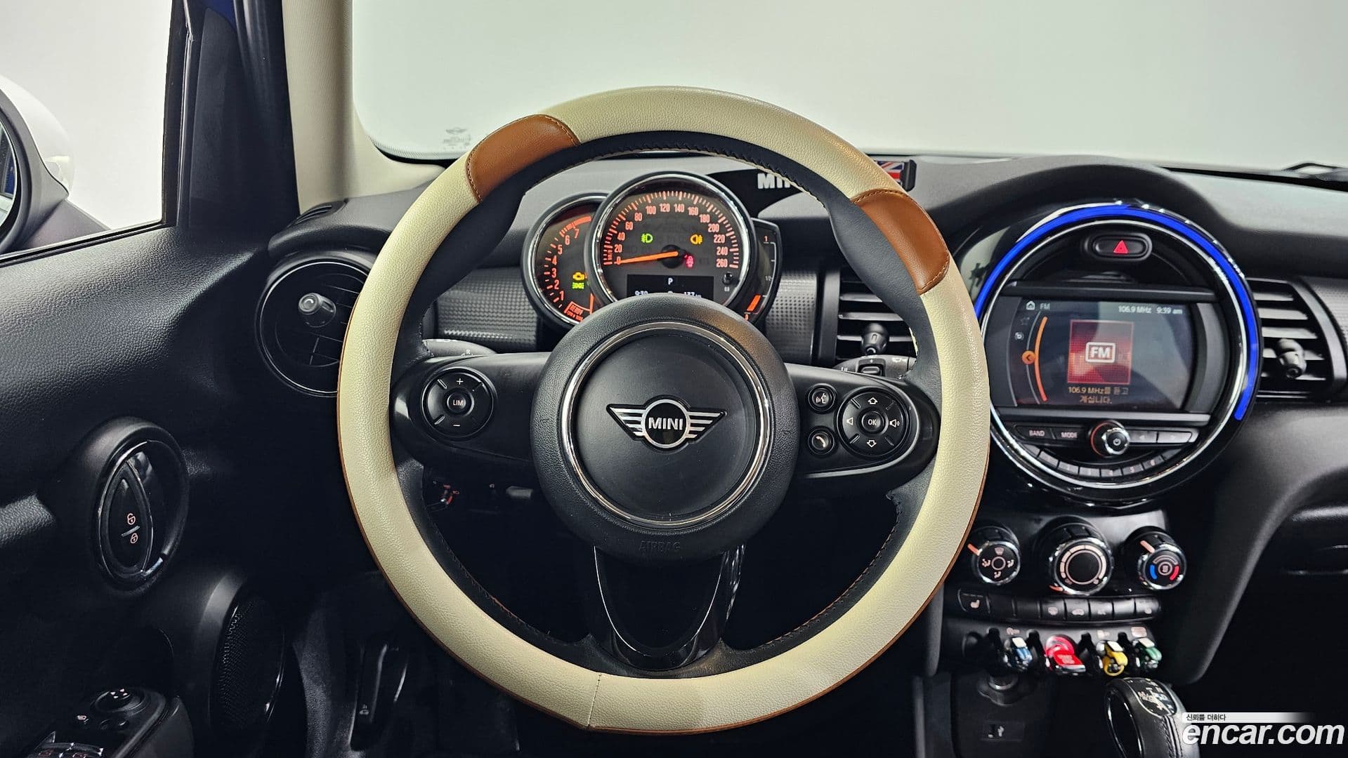 Main__Slider__Photo:Cooper Mini 2019.7-12