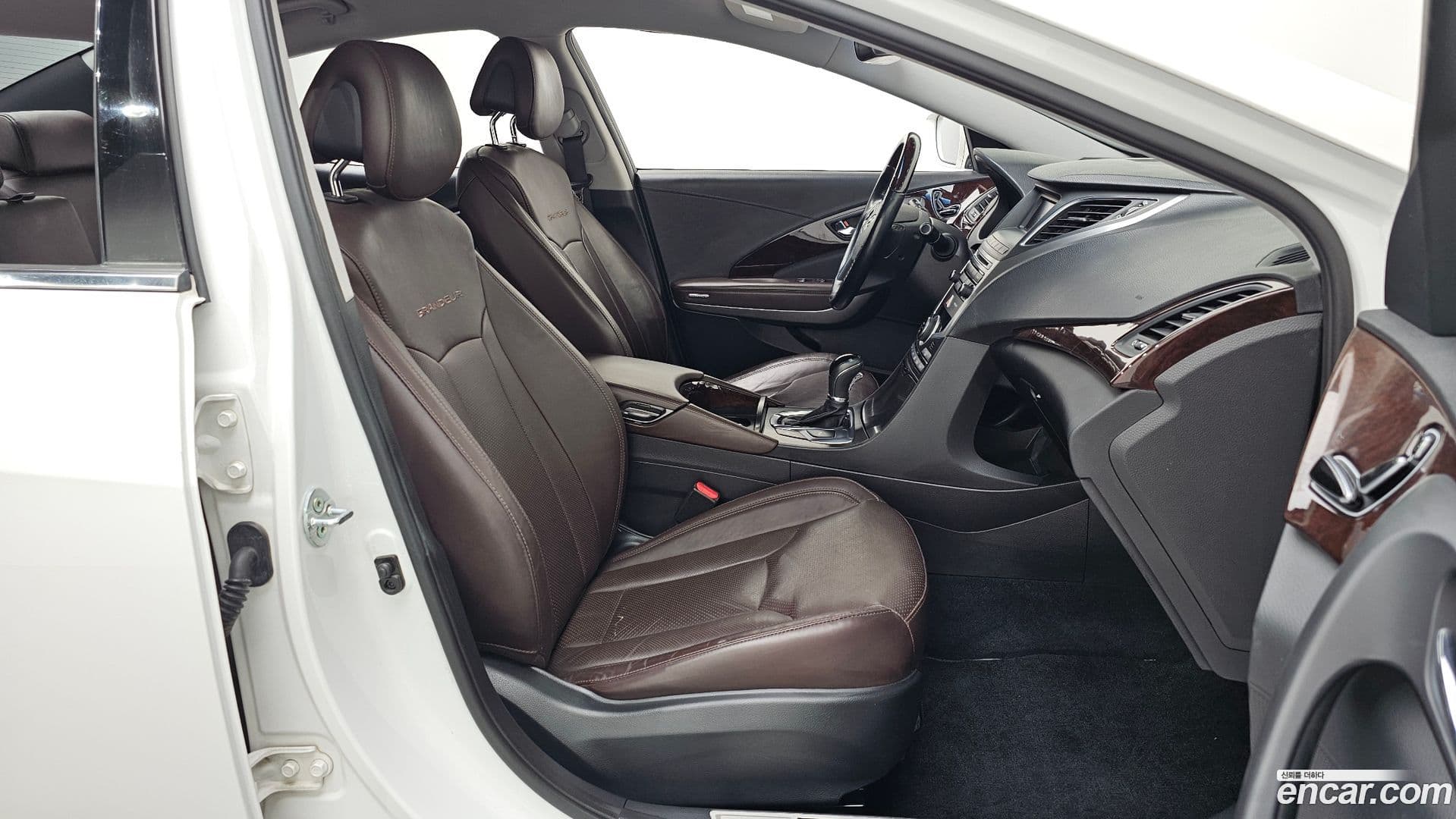 Main__Slider__Photo:Grandeur Hyundai 2014.11-10