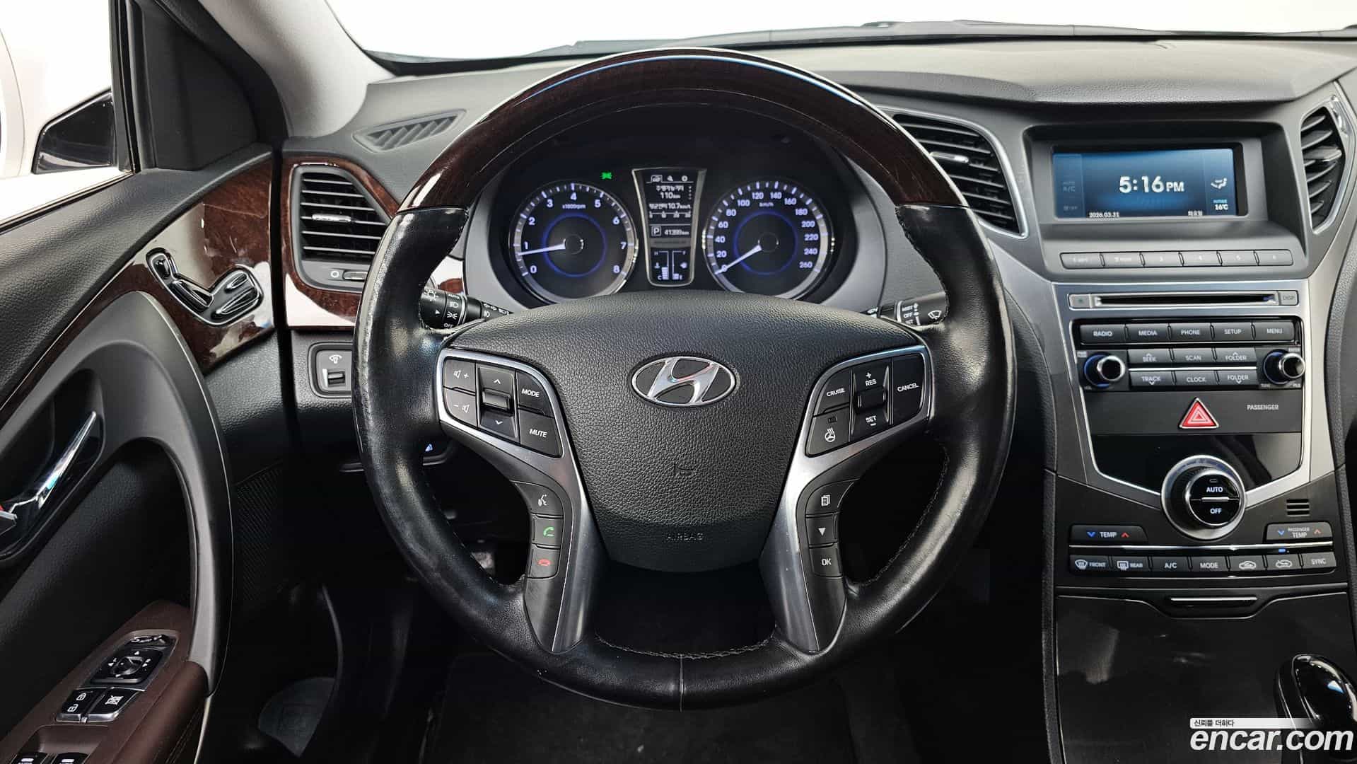 Grandeur Hyundai 2014.11-OPTION-017
