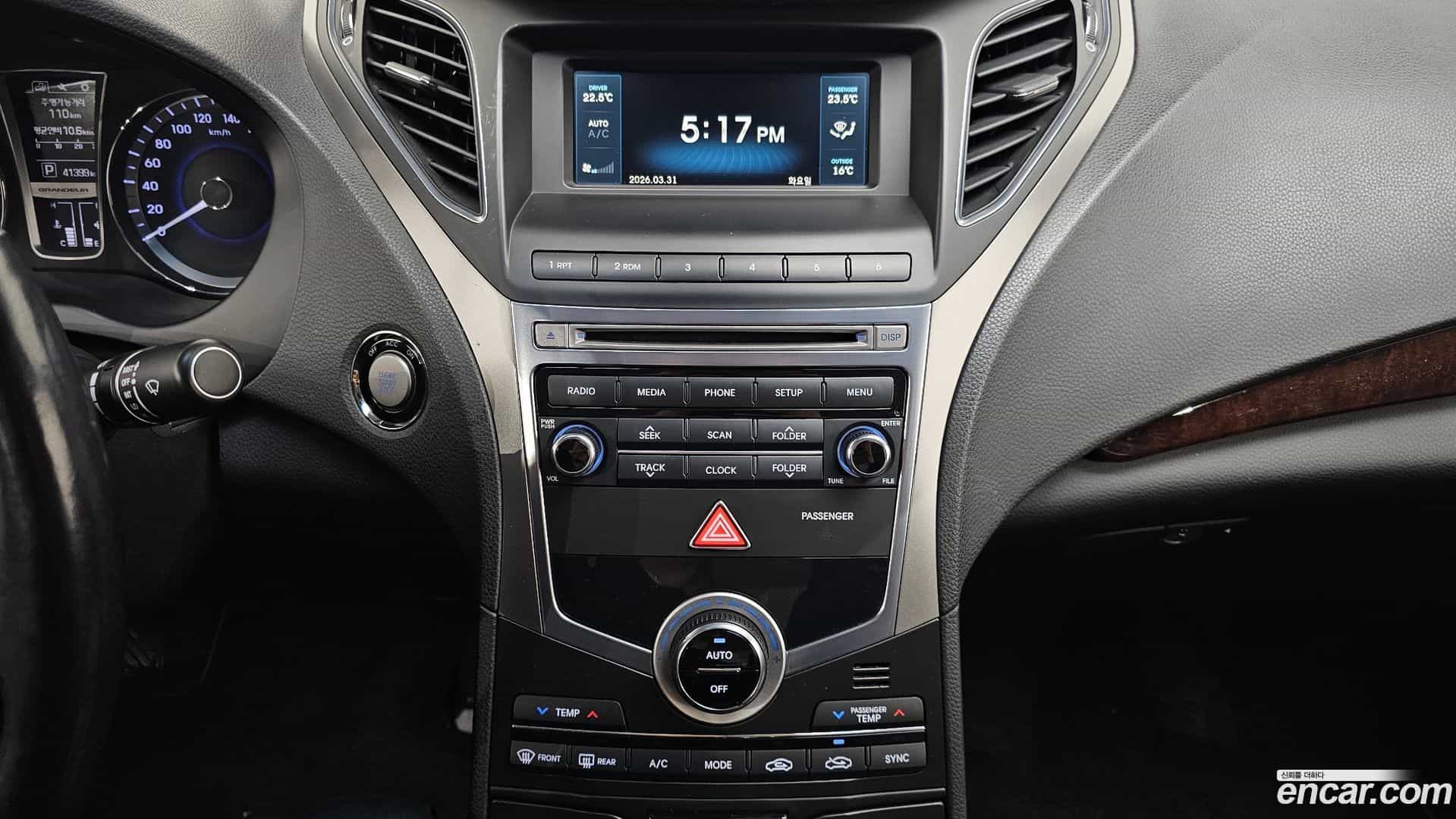 Grandeur Hyundai 2014.11-OPTION-018