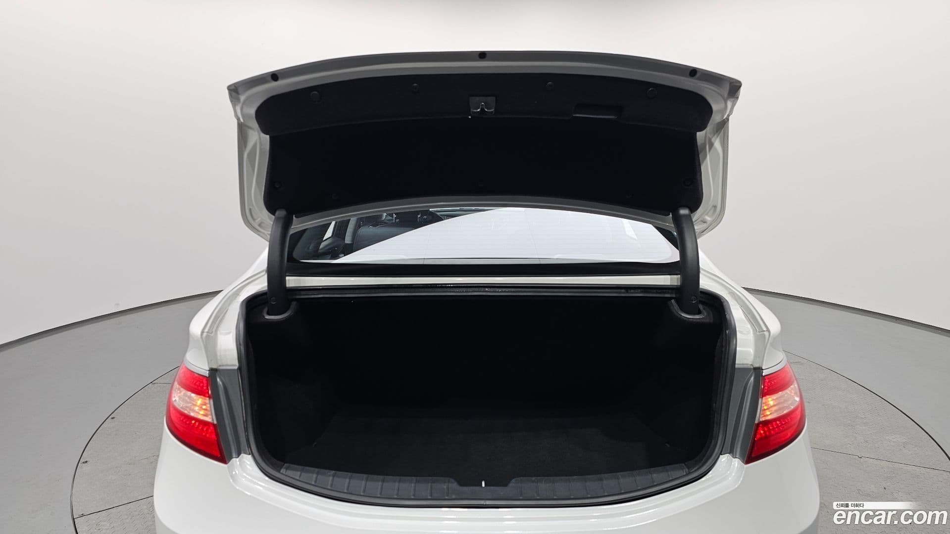 Main__Slider__Photo:Grandeur Hyundai 2014.11-19