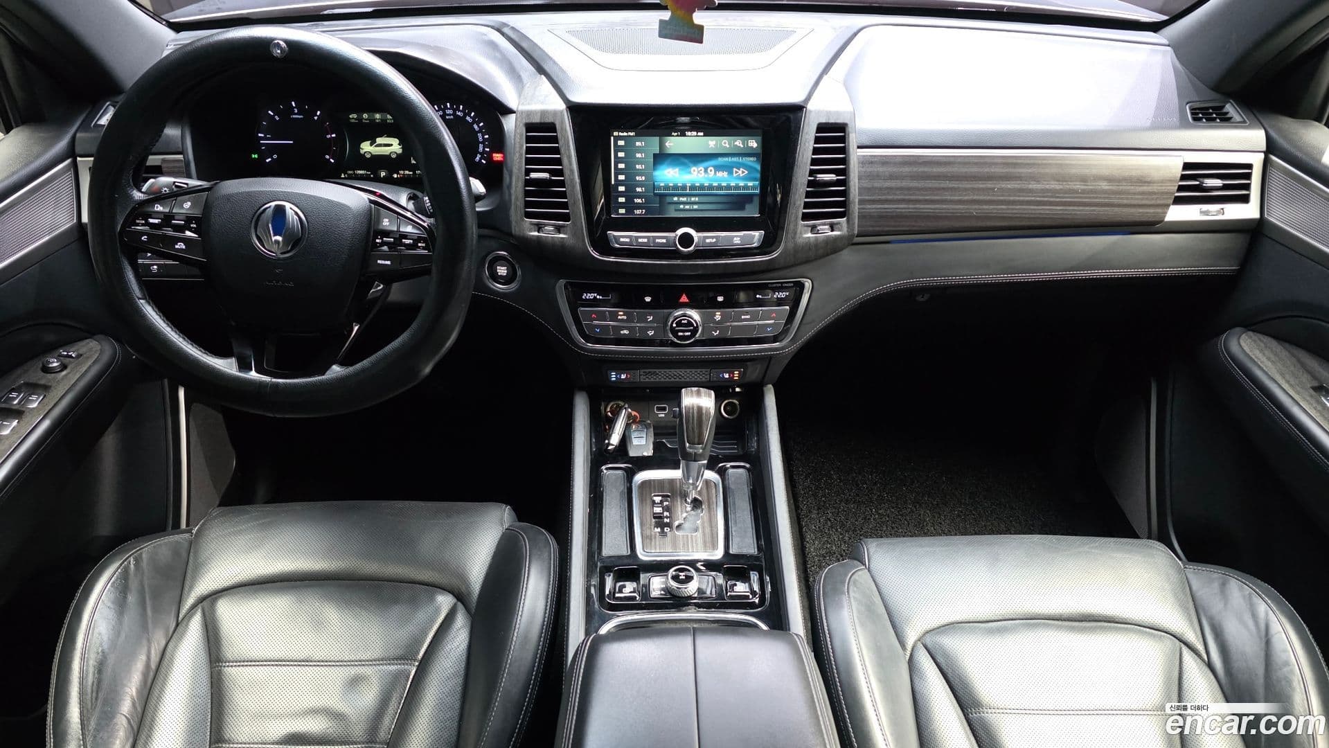 Main__Slider__Photo:Rexton KG_Mobility_Ssangyong 2017.5-6