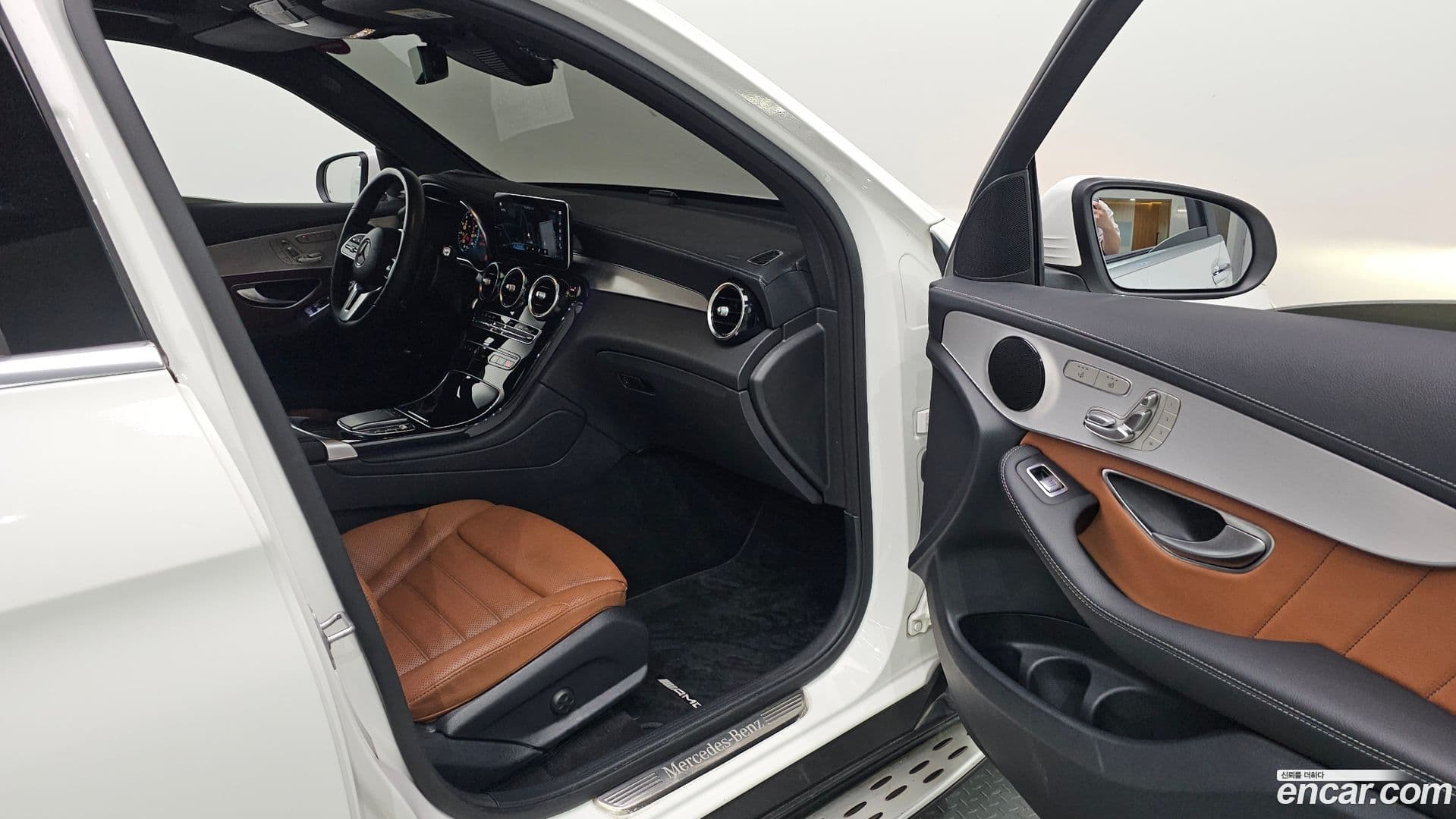 Main__Slider__Photo:GLC-Class Mercedes-Benz 2022.6-10