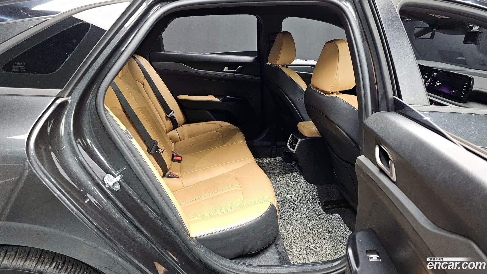 Main__Slider__Photo:K5 Kia 2022.1-11