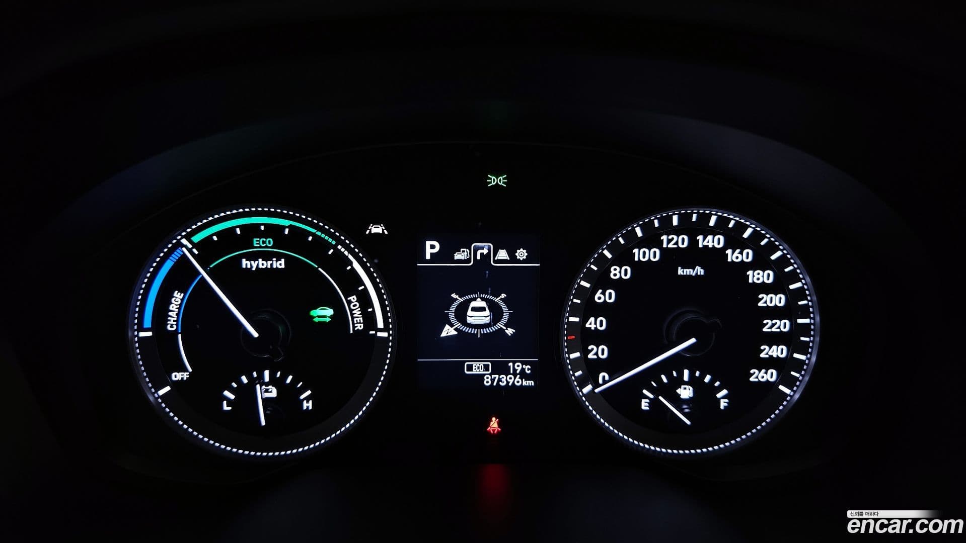 Main__Slider__Photo:Grandeur Hyundai 2018.4-7