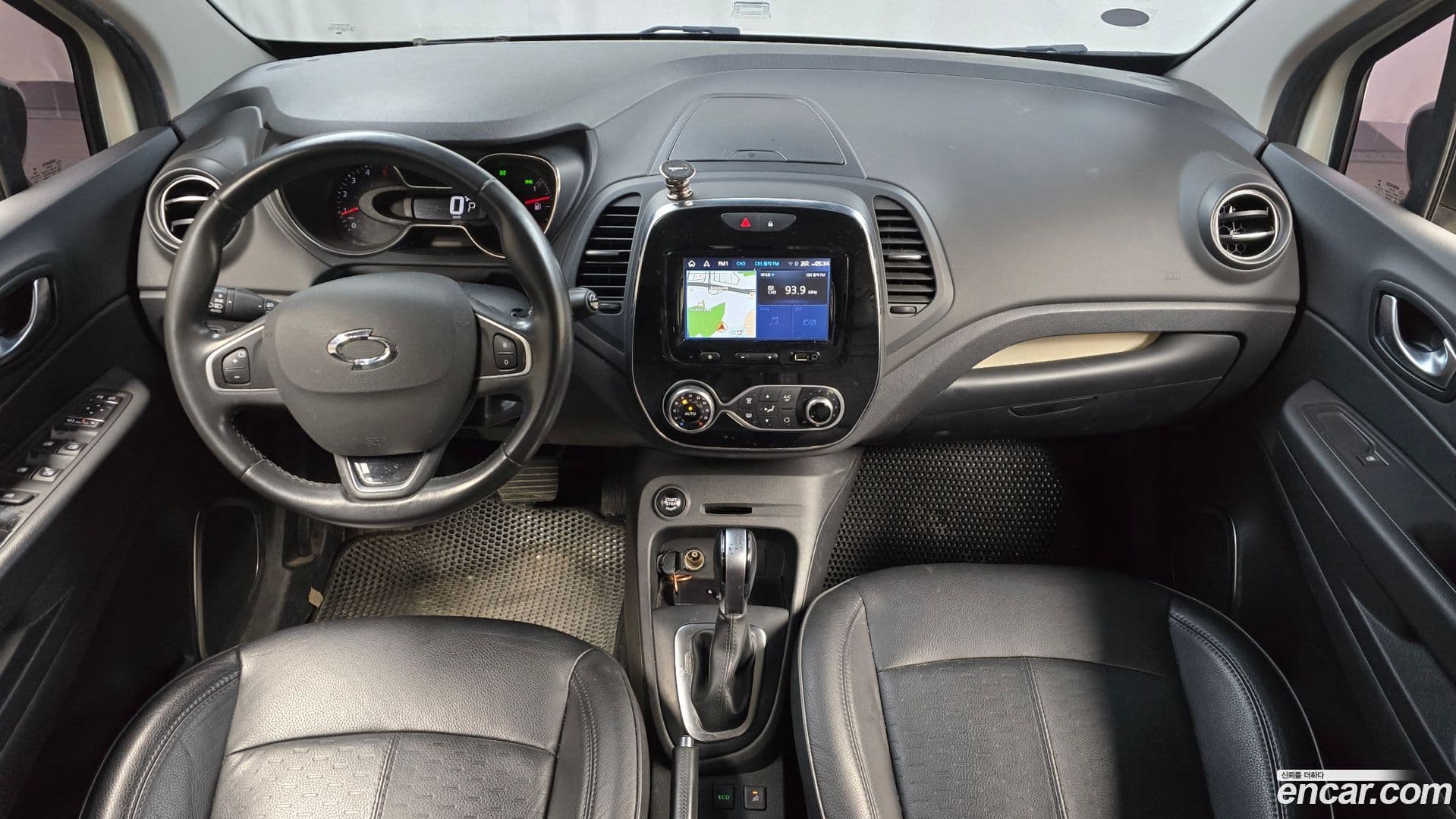 Main__Slider__Photo:QM3 Renault-KoreaSamsung 2017.9-6