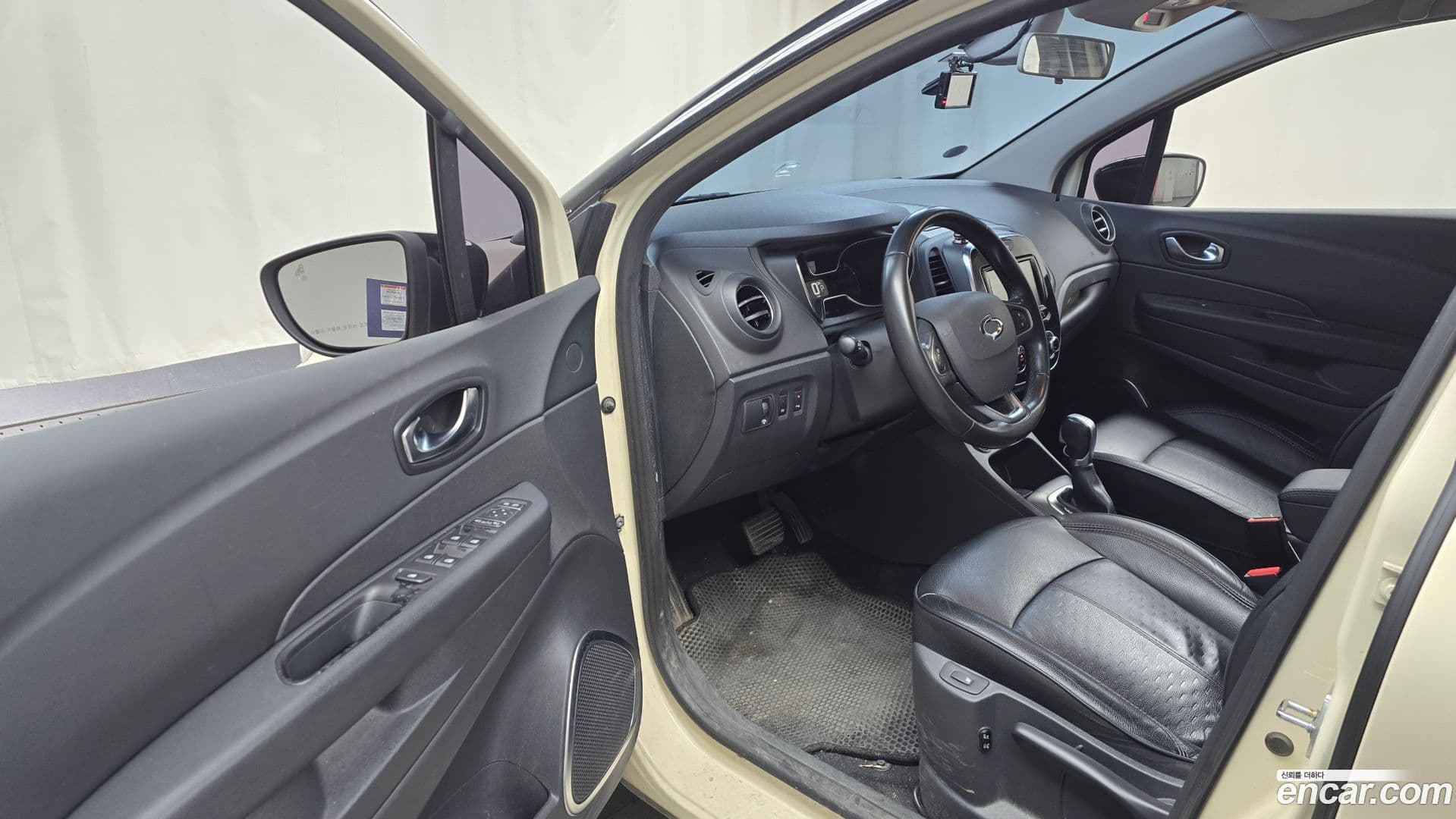 Main__Slider__Photo:QM3 Renault-KoreaSamsung 2017.9-9