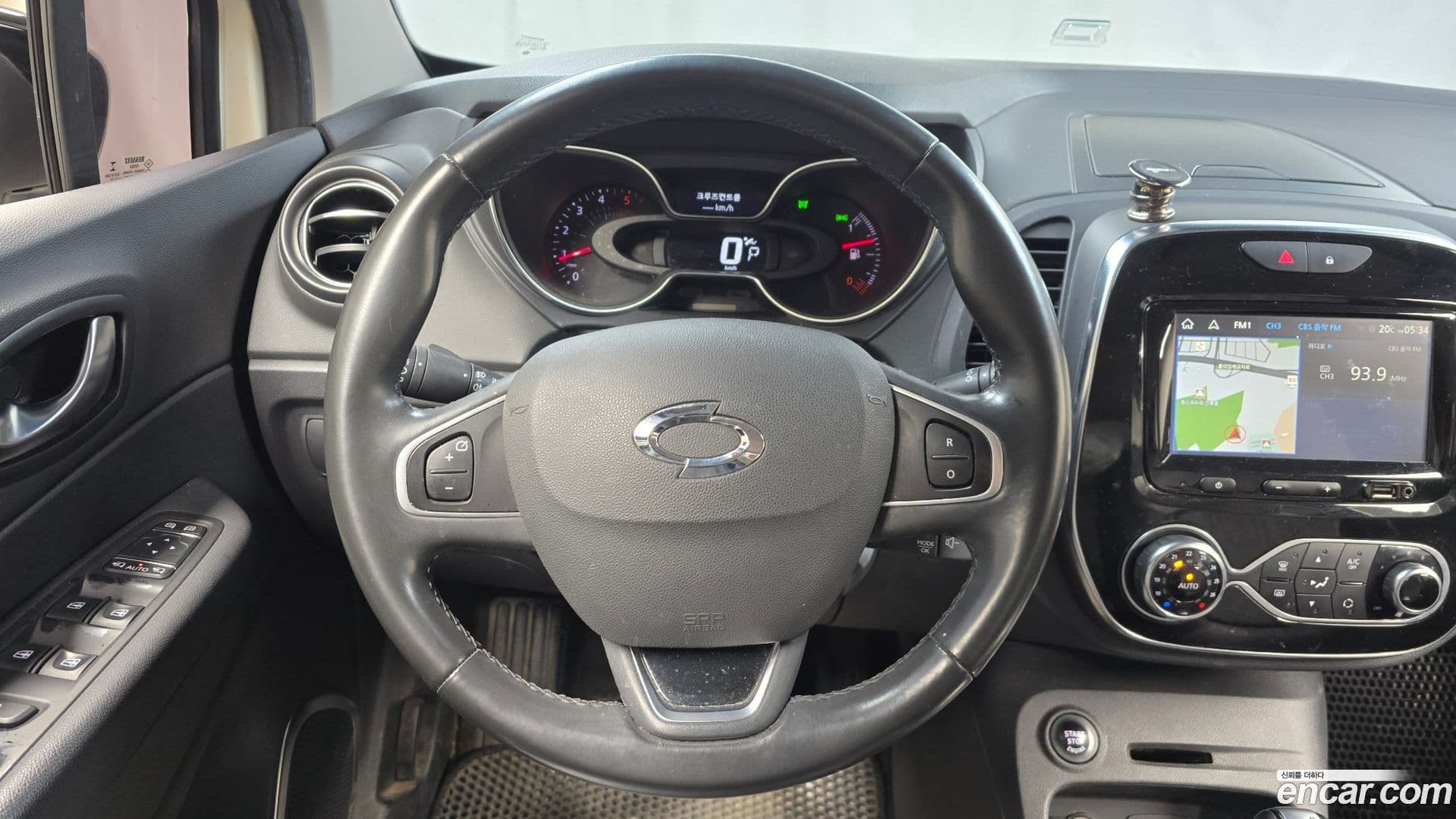 Main__Slider__Photo:QM3 Renault-KoreaSamsung 2017.9-12