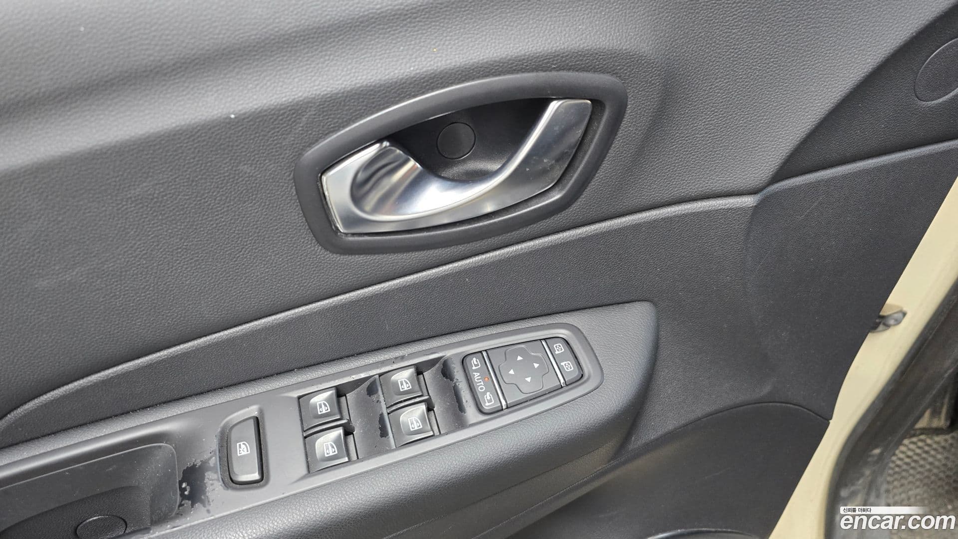 Main__Slider__Photo:QM3 Renault-KoreaSamsung 2017.9-16