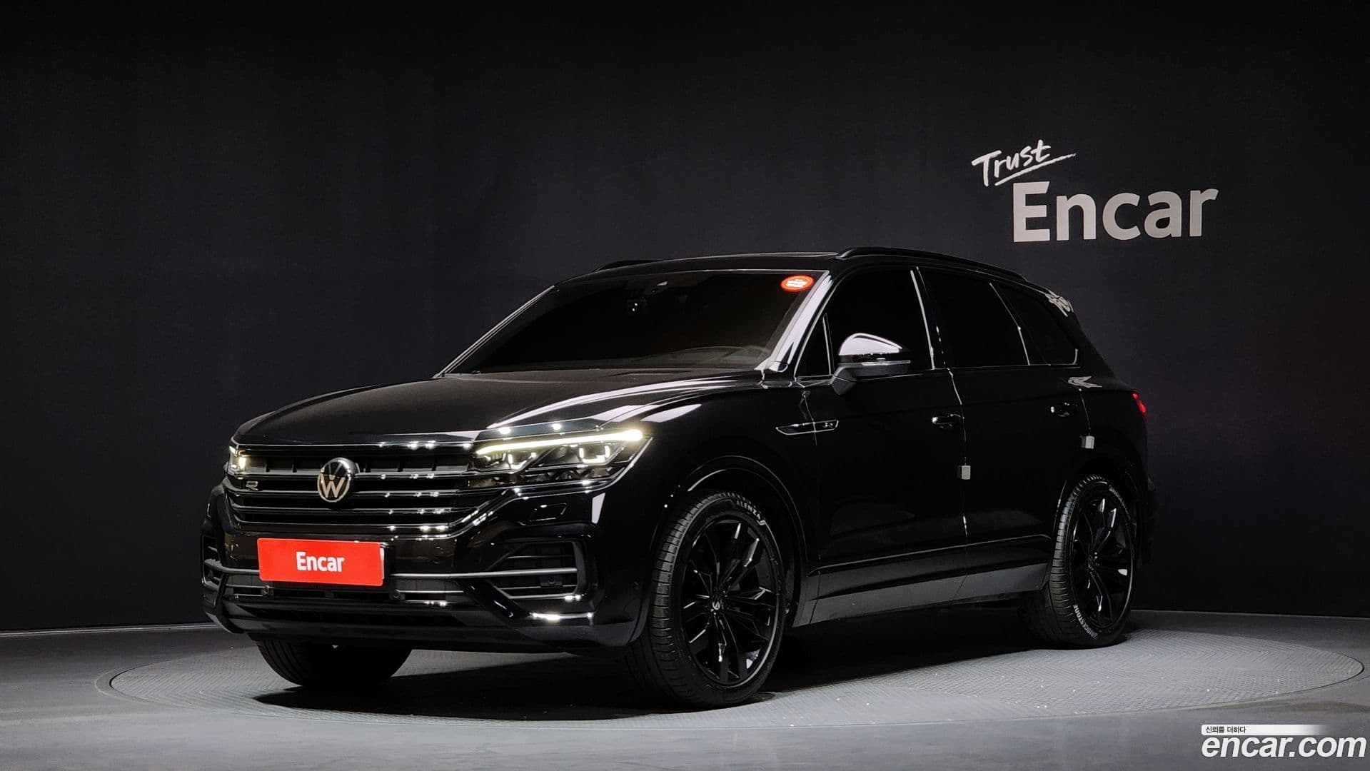 Main__Slider__Photo:Touareg Volkswagen 2023.11-0