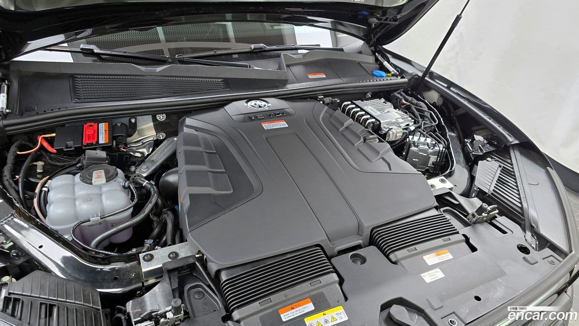 Main__Slider__Photo:Touareg Volkswagen 2023.11-5