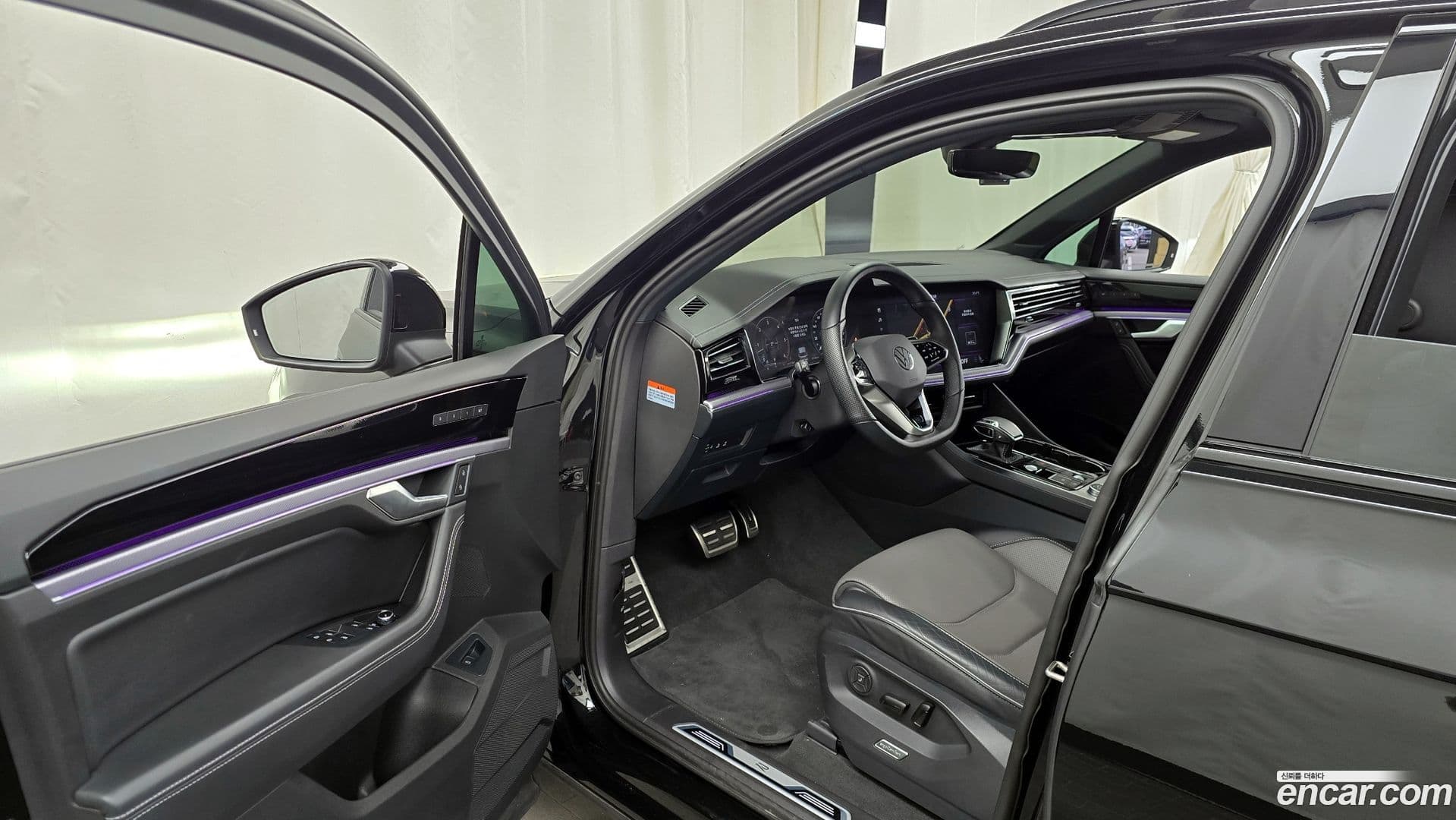 Main__Slider__Photo:Touareg Volkswagen 2023.11-9