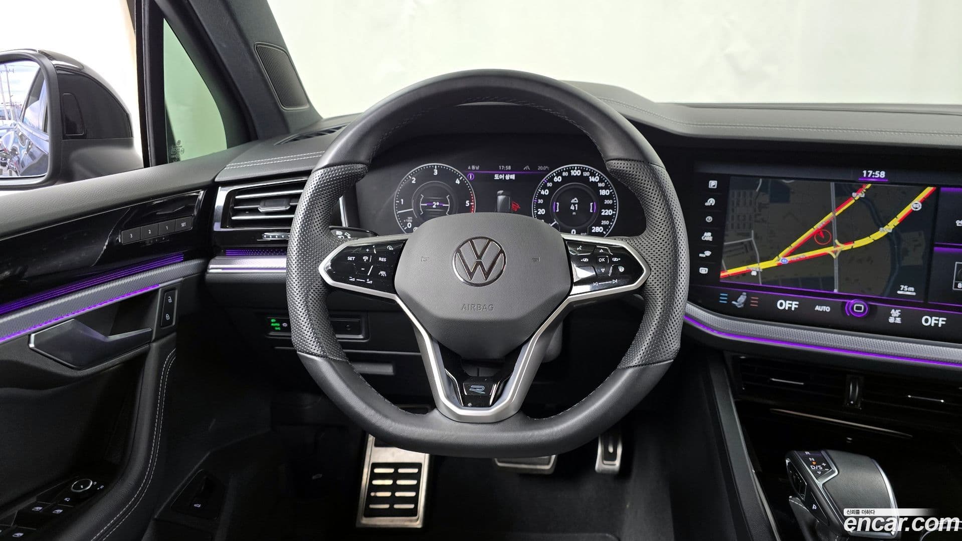 Main__Slider__Photo:Touareg Volkswagen 2023.11-12