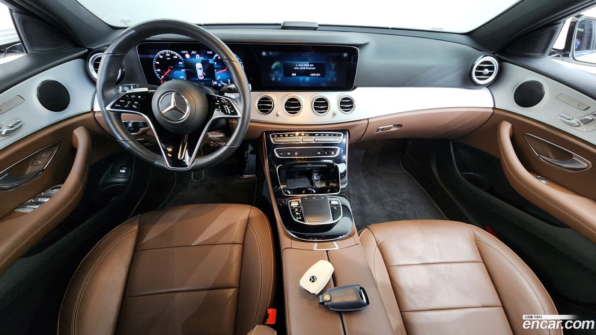 Main__Slider__Photo:E-Class Mercedes-Benz 2021.4-6