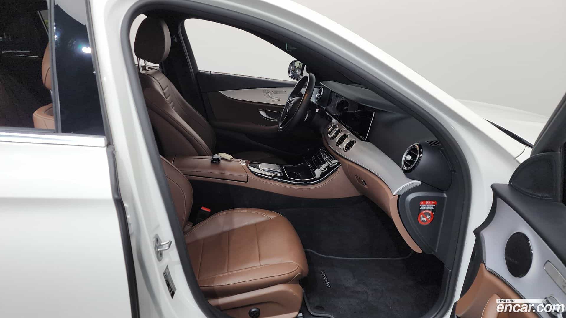 E-Class Mercedes-Benz 2021.4-OPTION-015