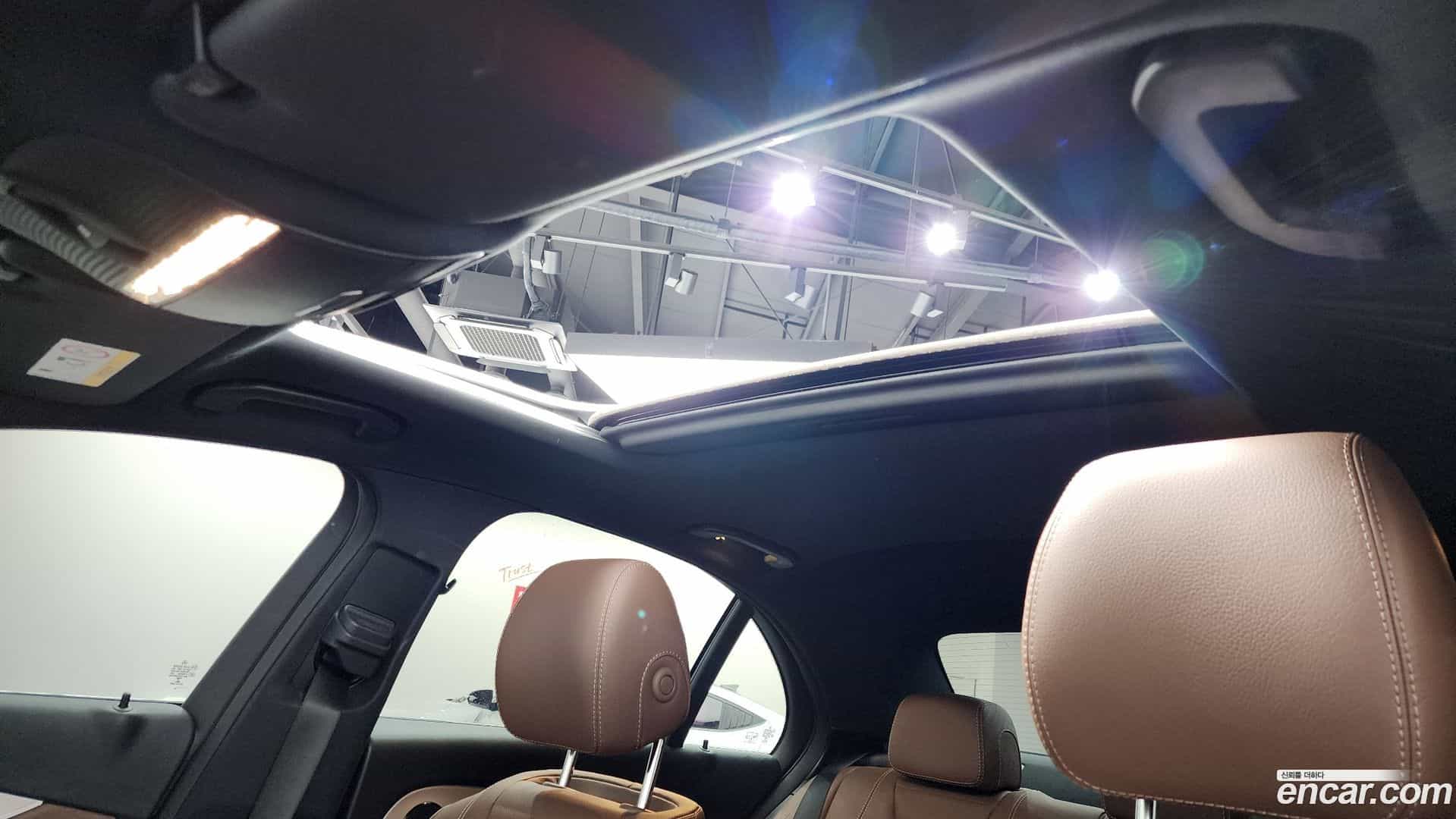 E-Class Mercedes-Benz 2021.4-OPTION-023