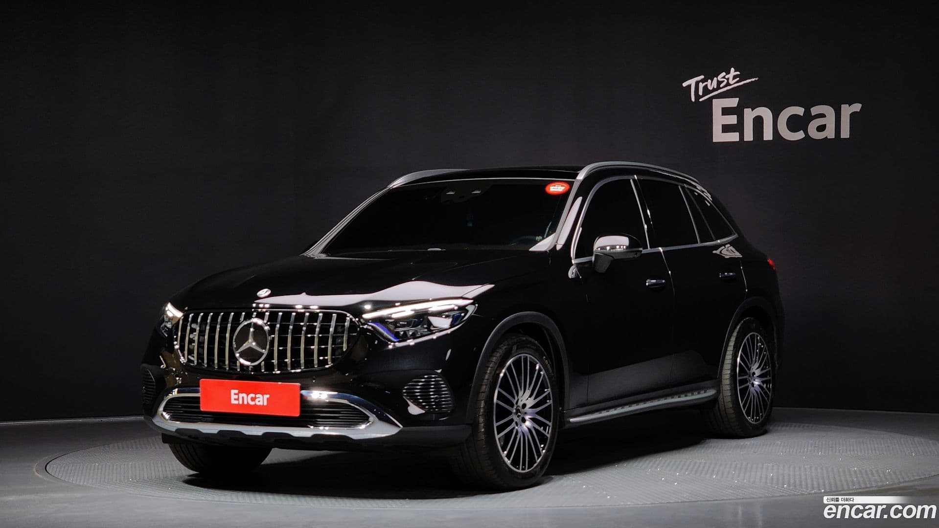 Main__Slider__Photo:GLC-Class Mercedes-Benz 2024.4-0