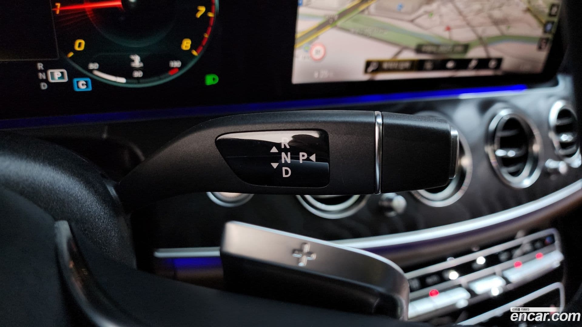 Main__Slider__Photo:E-Class Mercedes-Benz 2023.10-8