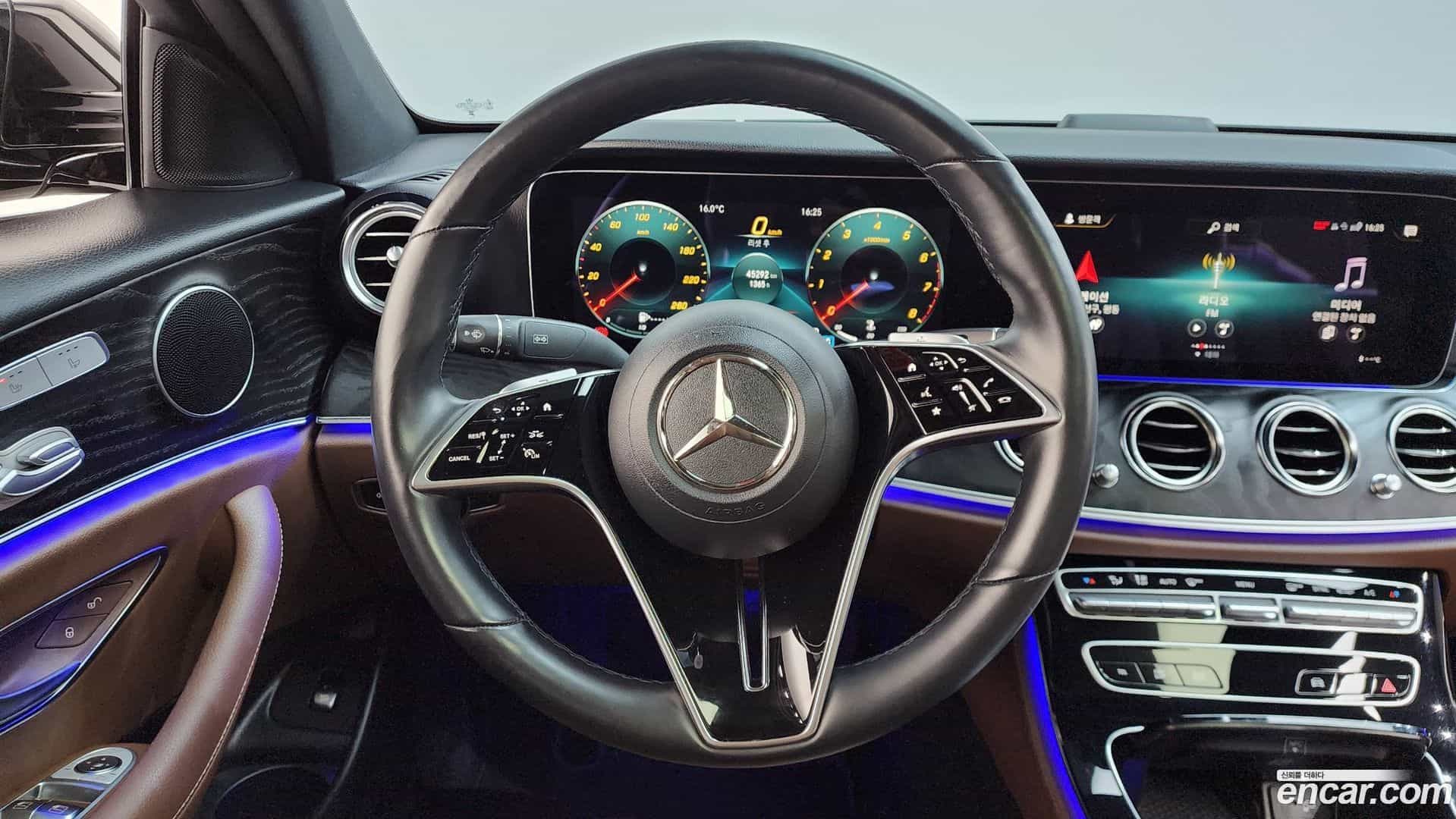 E-Class Mercedes-Benz 2023.10-OPTION-017