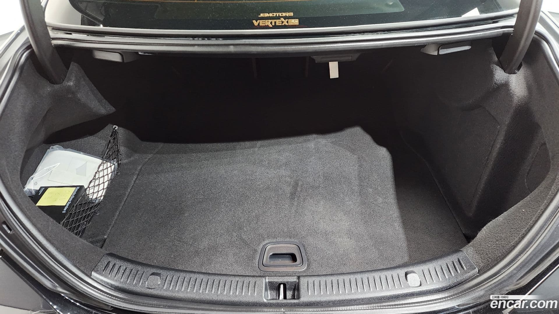 Main__Slider__Photo:E-Class Mercedes-Benz 2023.10-19