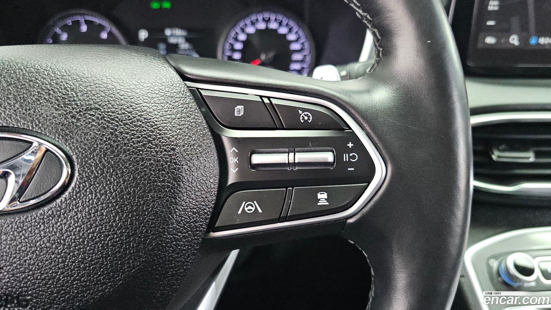 Main__Slider__Photo:Santafe Hyundai 2022.11-9