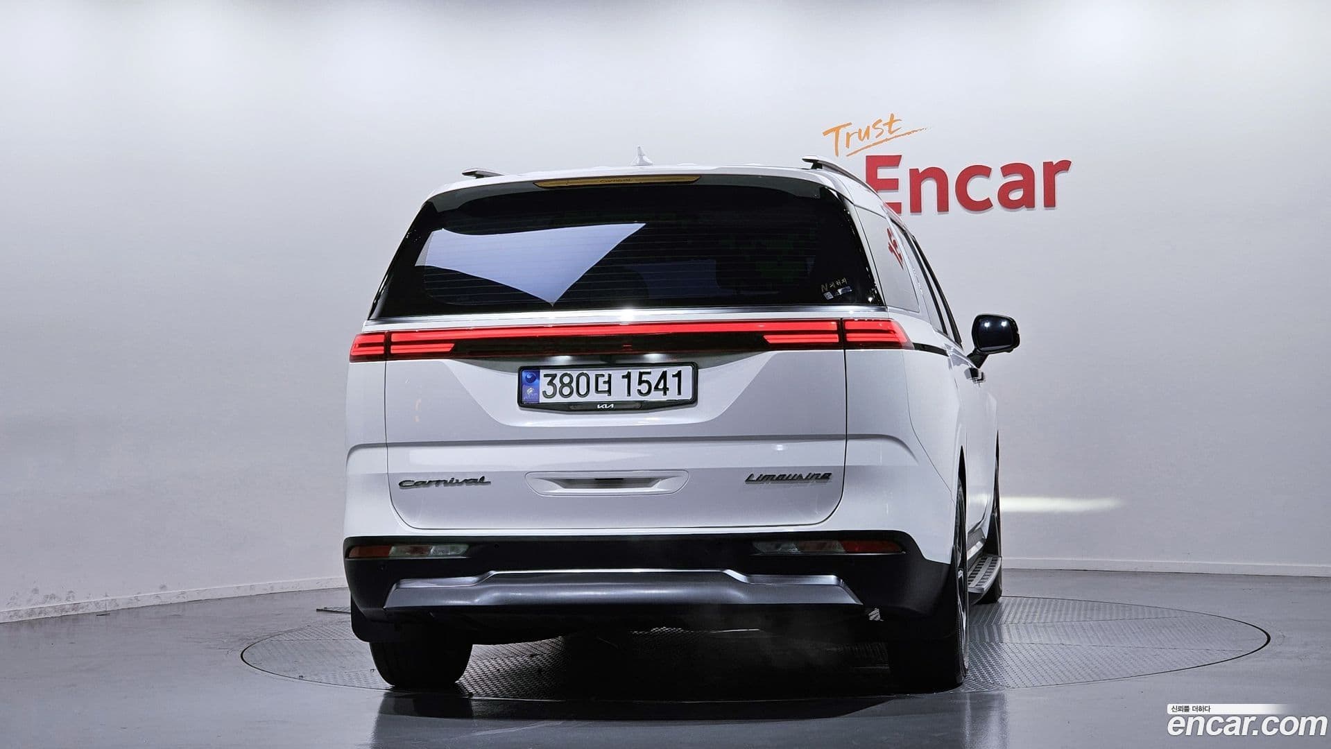 Main__Slider__Photo:Canival Kia 2021.2-3