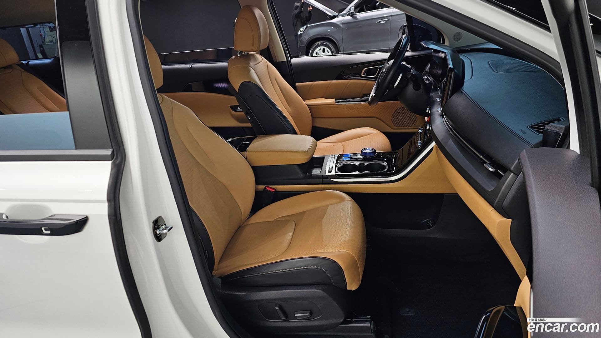 Main__Slider__Photo:Canival Kia 2021.2-9