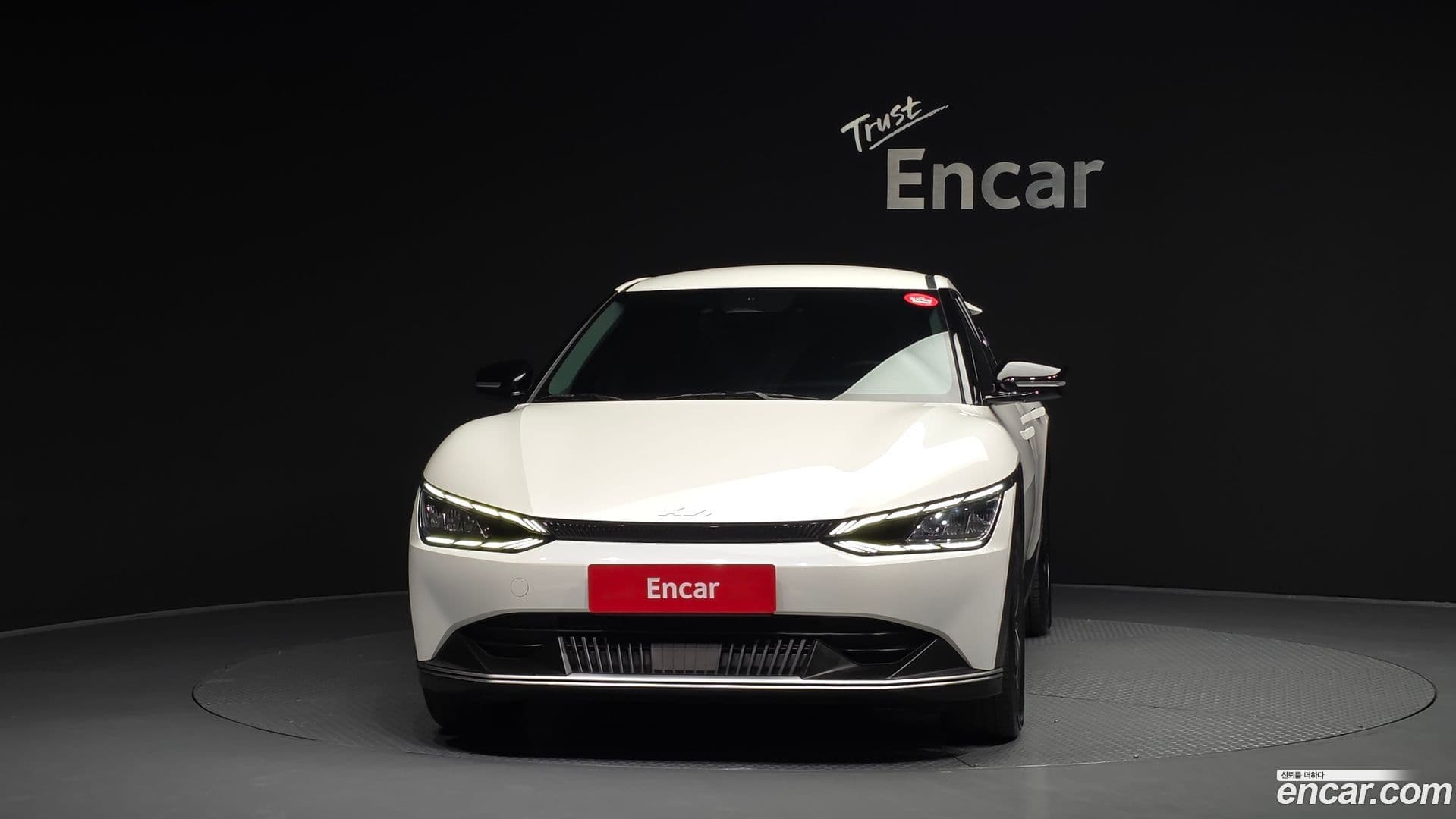 Main__Slider__Photo:EV6 Kia 2022.5-2