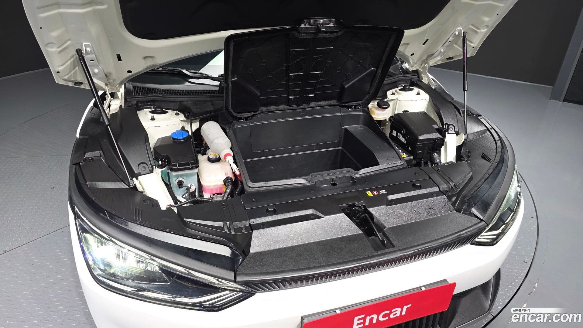 Main__Slider__Photo:EV6 Kia 2022.5-5