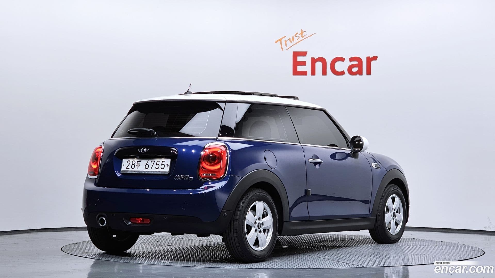 Main__Slider__Photo:Cooper Mini 2017.4-1