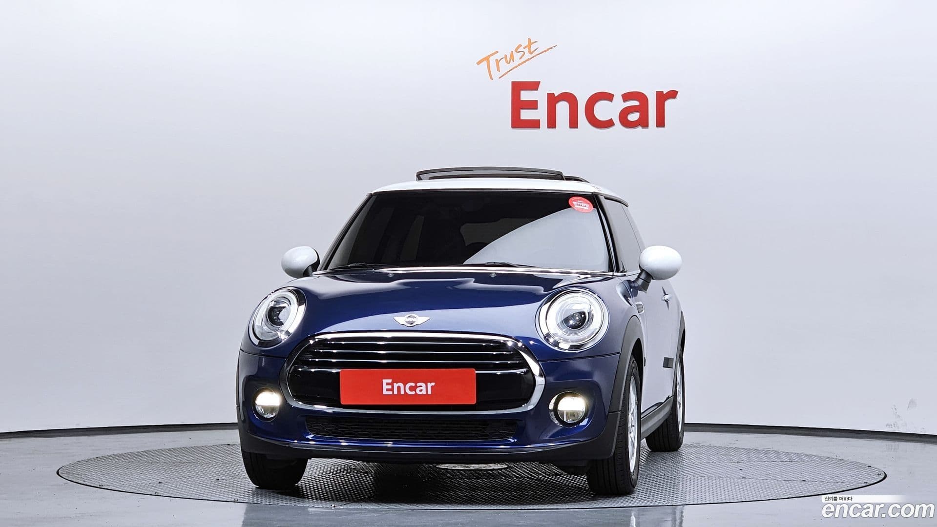 Main__Slider__Photo:Cooper Mini 2017.4-2