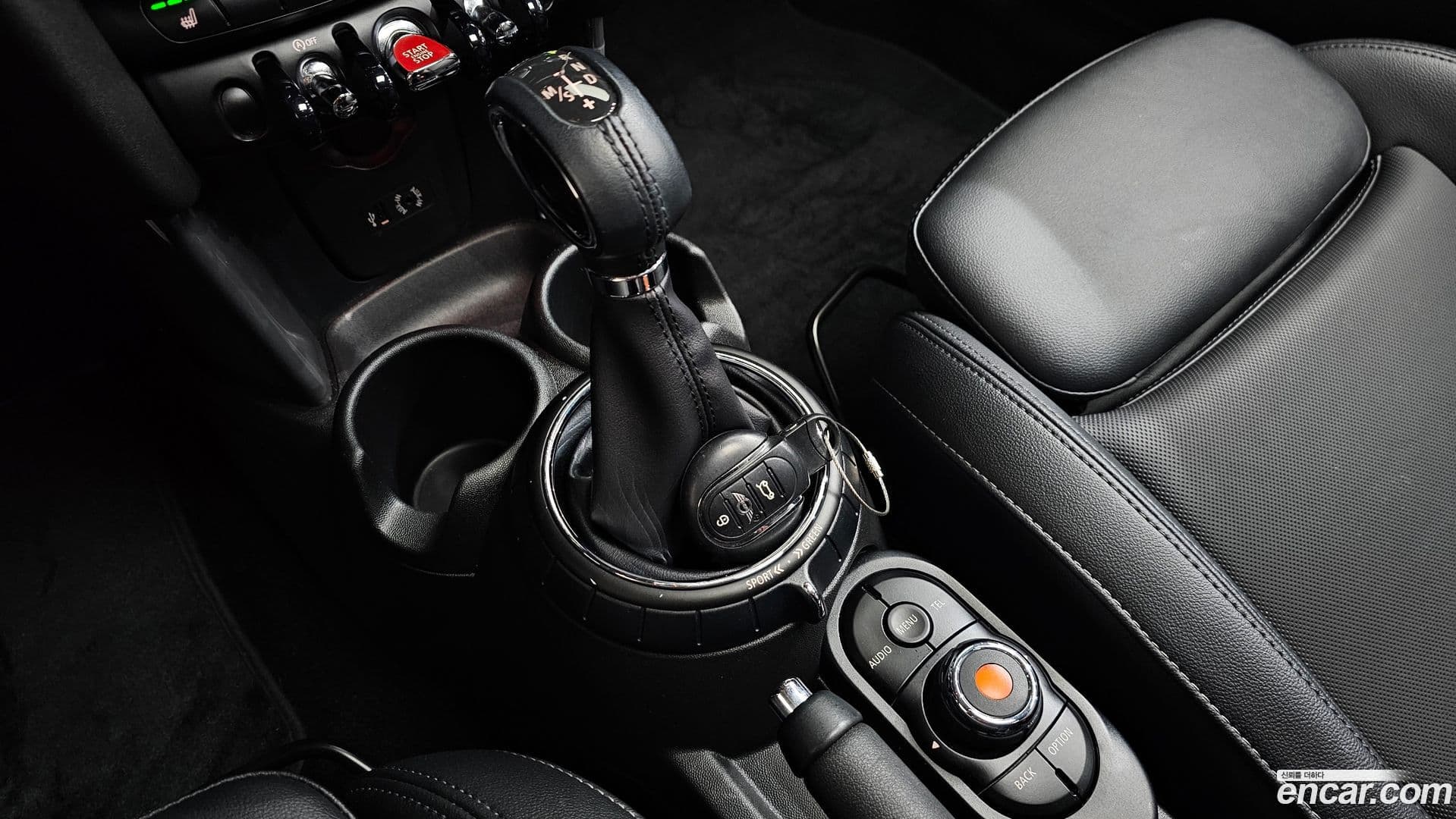 Main__Slider__Photo:Cooper Mini 2017.4-8