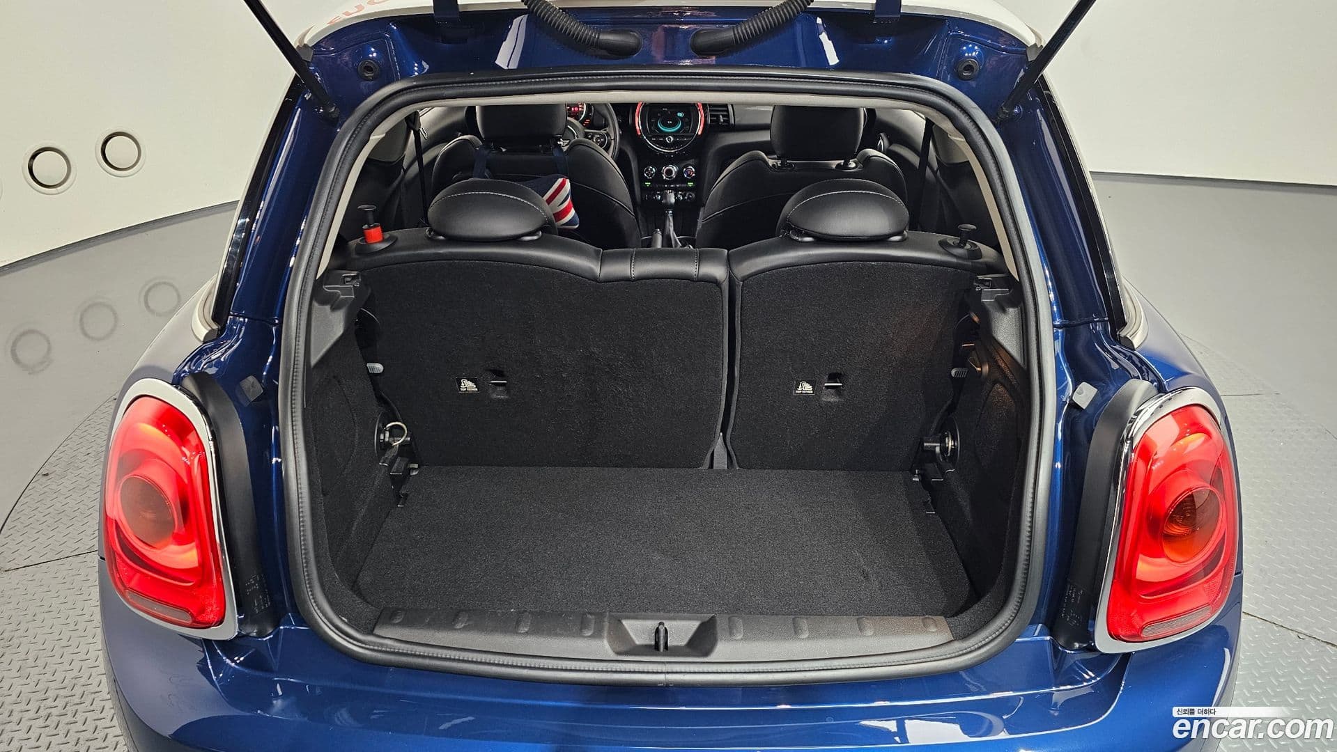 Main__Slider__Photo:Cooper Mini 2017.4-19