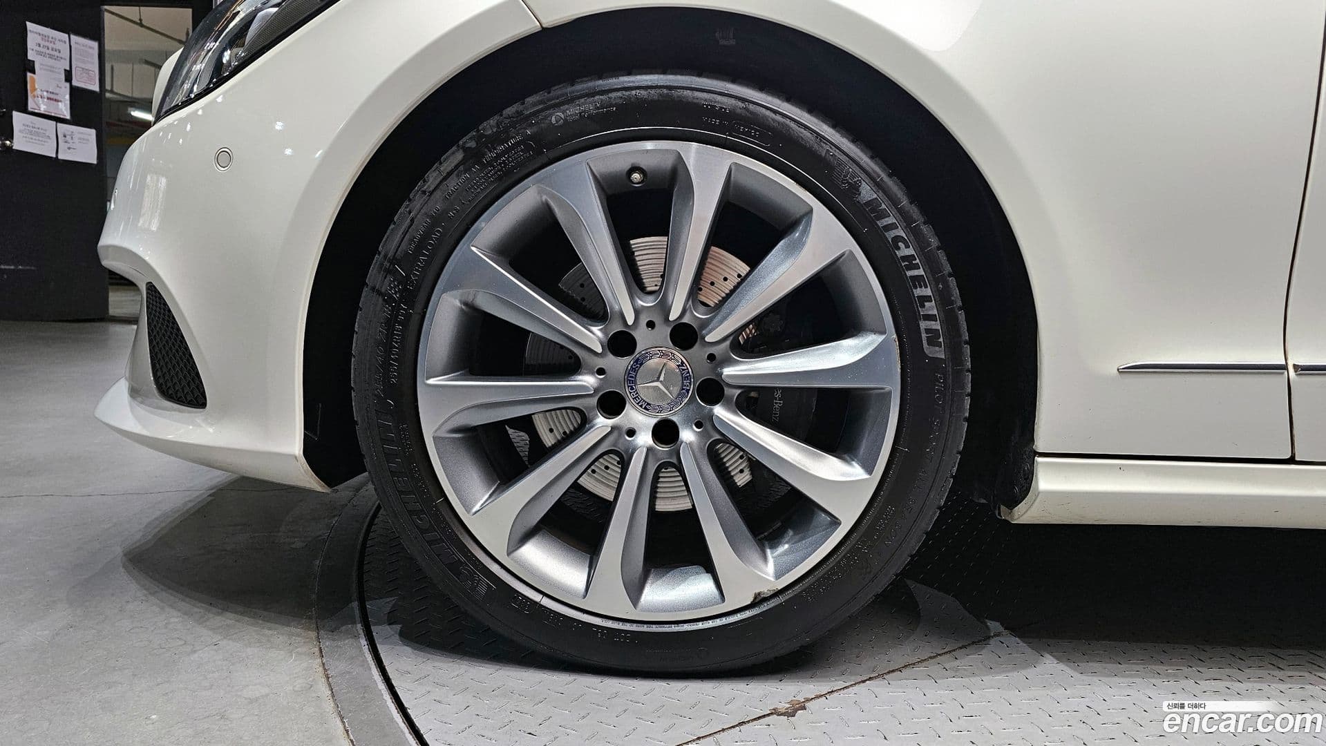 Main__Slider__Photo:CLS-Class Mercedes-Benz 2017.2-4